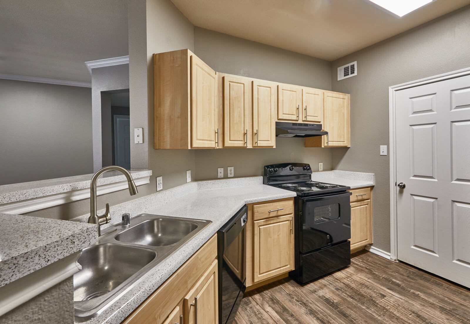 Photos and Video of Sheffield Square in Grand Prairie, TX